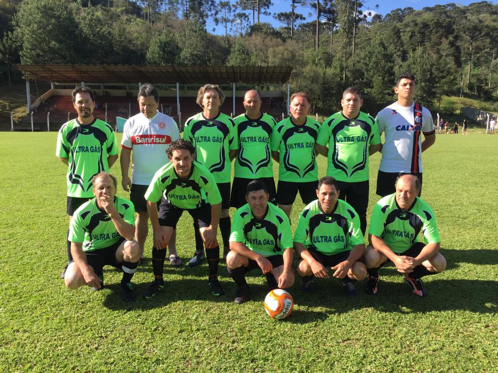 Dois jogos marcaram o início do 1º Campeonato Municipal de Futebol Suíço